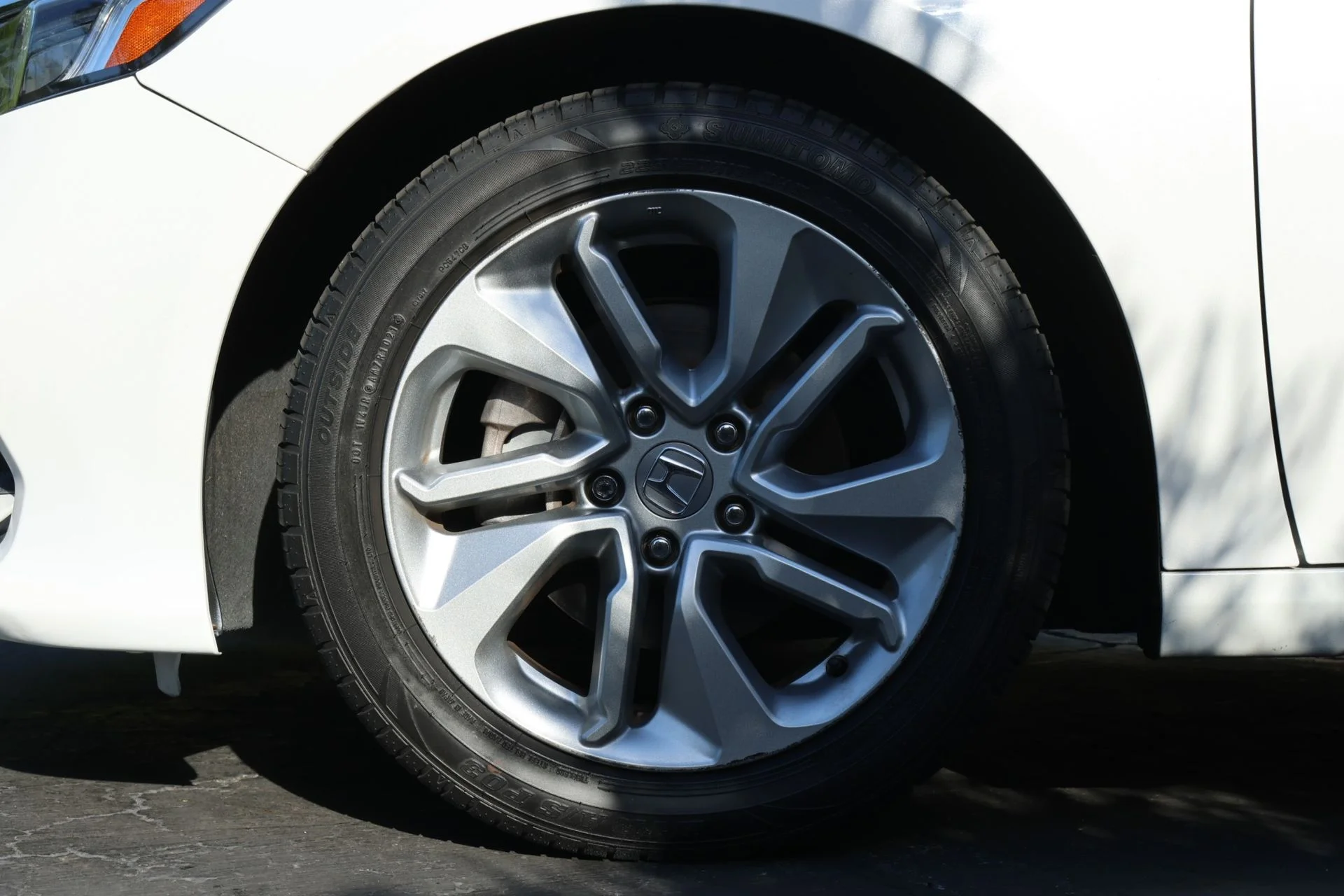 Used 2020 White Honda LX image 5