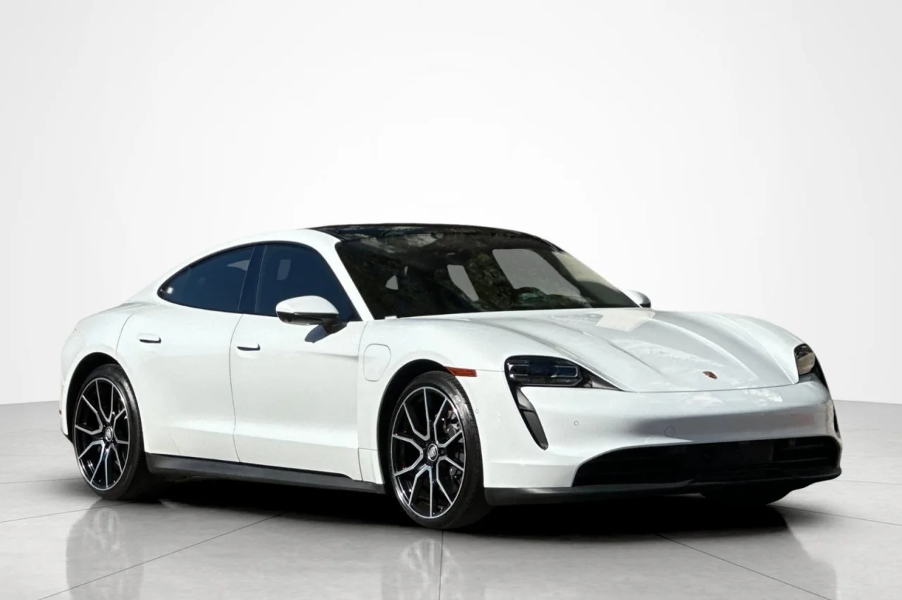 Used 2023 White Porsche Base image 7