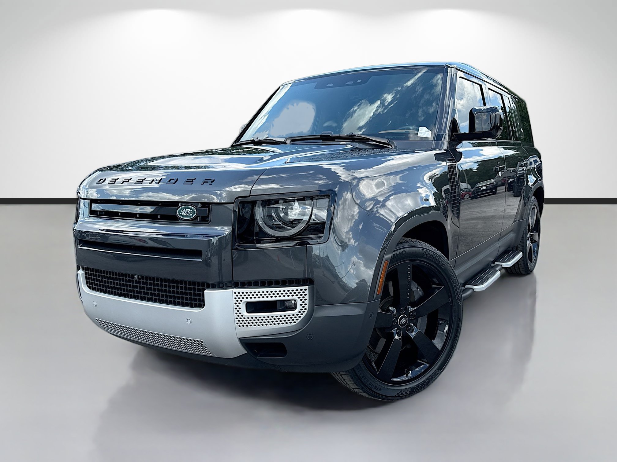 Used 2024 Carpathian Gray Premium Metallic Land Rover S image 1