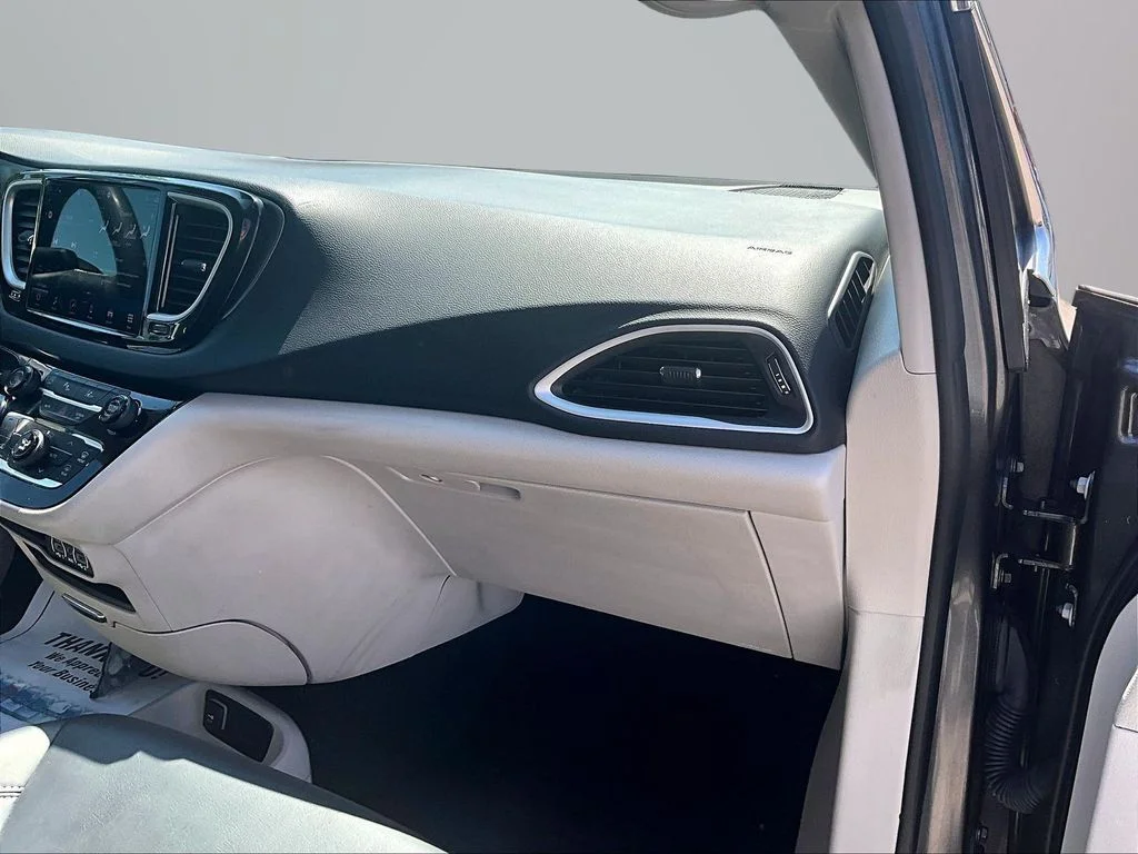 Used 2023 Gray Chrysler Touring L image 18