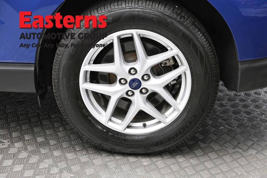 Used 2021 Blue Ford SEL image 8