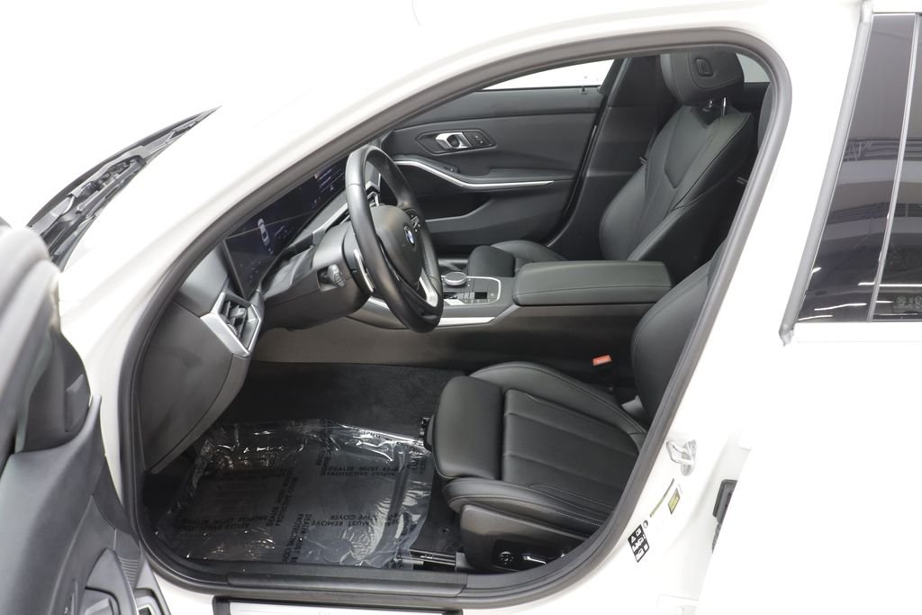 2024 BMW 3 Series 330i - Photo 6