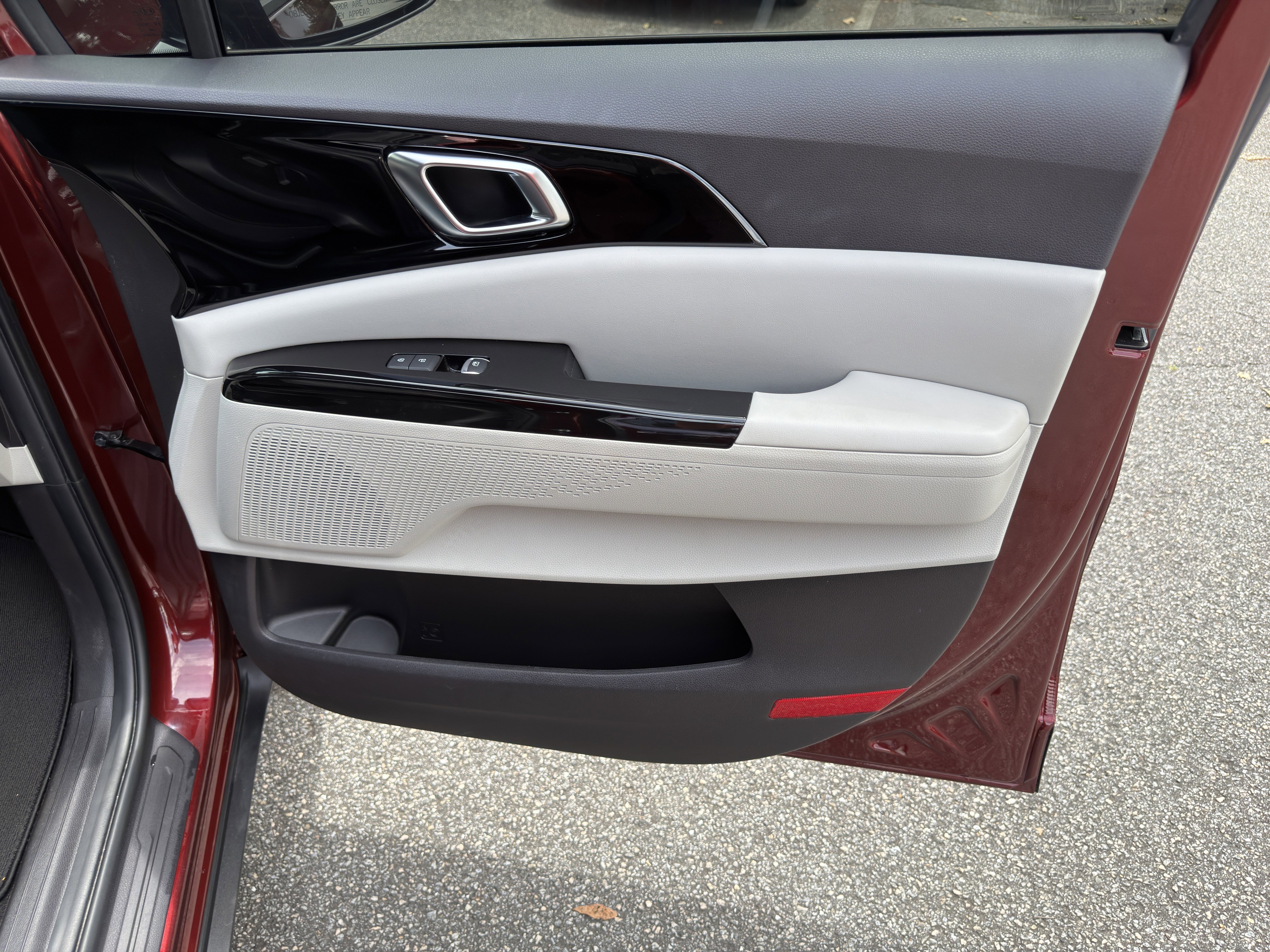 Used 2022 Flare Red Kia SX image 12