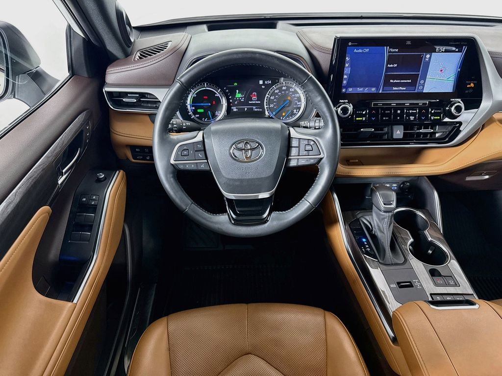 Used 2022 Wind Chill Pearl Toyota Hybrid Platinum image 22