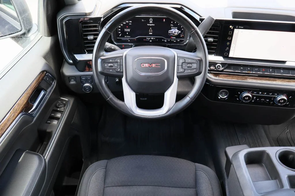 Used 2024 Gray GMC Elevation image 23