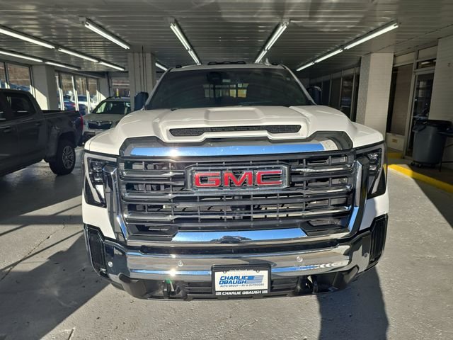 Used 2024 White GMC SLT image 8