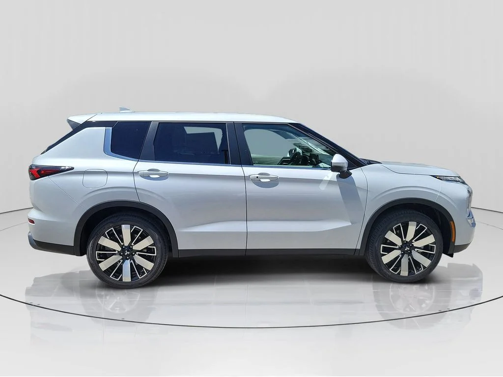 New 2026 WHITE DIAMOND Mitsubishi SE 1.5T 2WD image 8