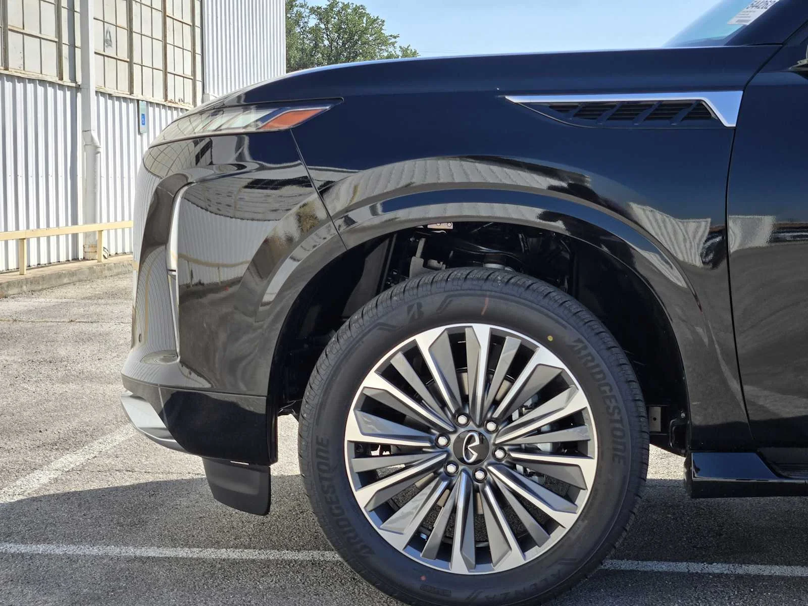 New 2026 BLACK OBSIDIAN INFINITI Luxe 2WD image 6