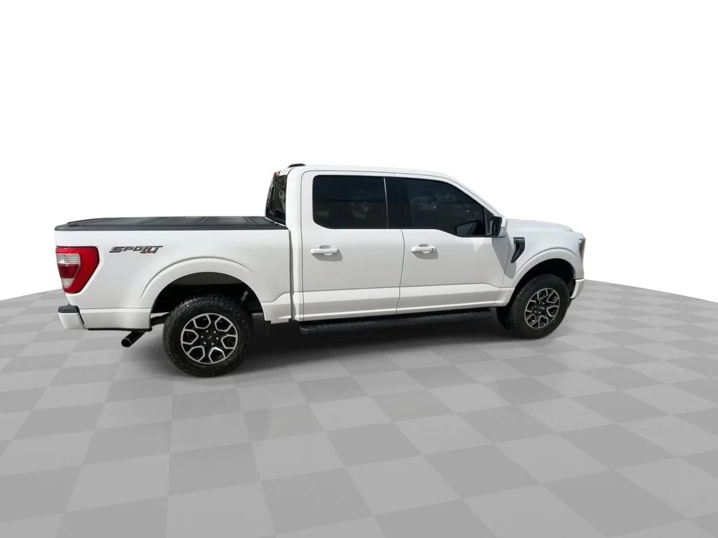 Used 2021  Ford Lariat image 9