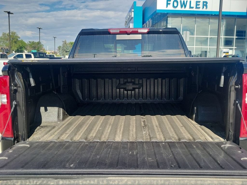Used 2025 Black Chevrolet High Country image 33
