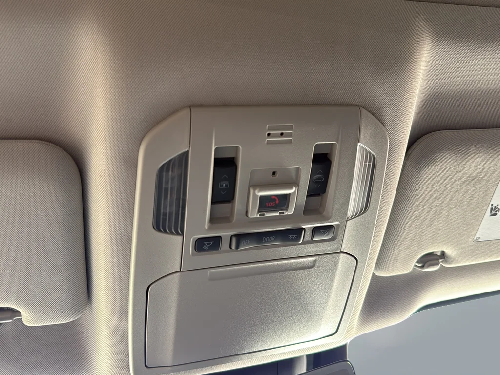 Used 2021 Silver Toyota Platinum image 40