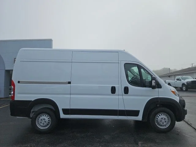 New 2025 Bright White Clearcoat RAM Base image 12