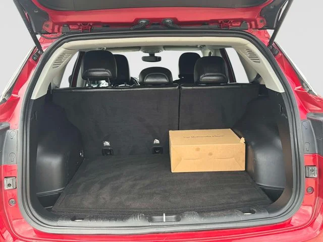 Used 2019 Red Jeep Latitude image 40
