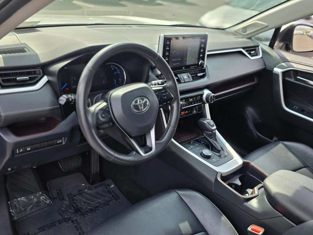 2020 Toyota RAV4 Limited - Photo 23