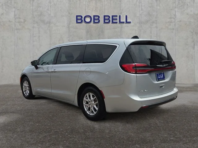 Used 2024 Silver Chrysler Touring L image 3