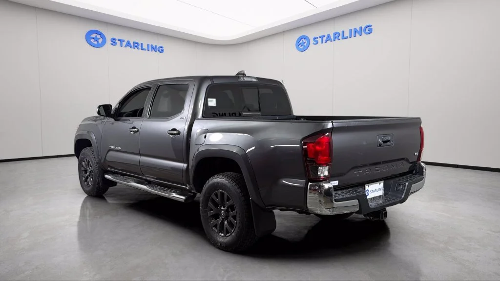 Used 2021  Toyota SR5 image 5