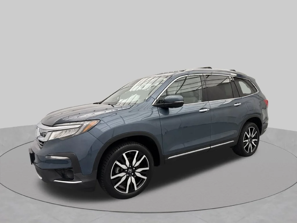 2022 Honda Pilot TOURING SUV Slide 2