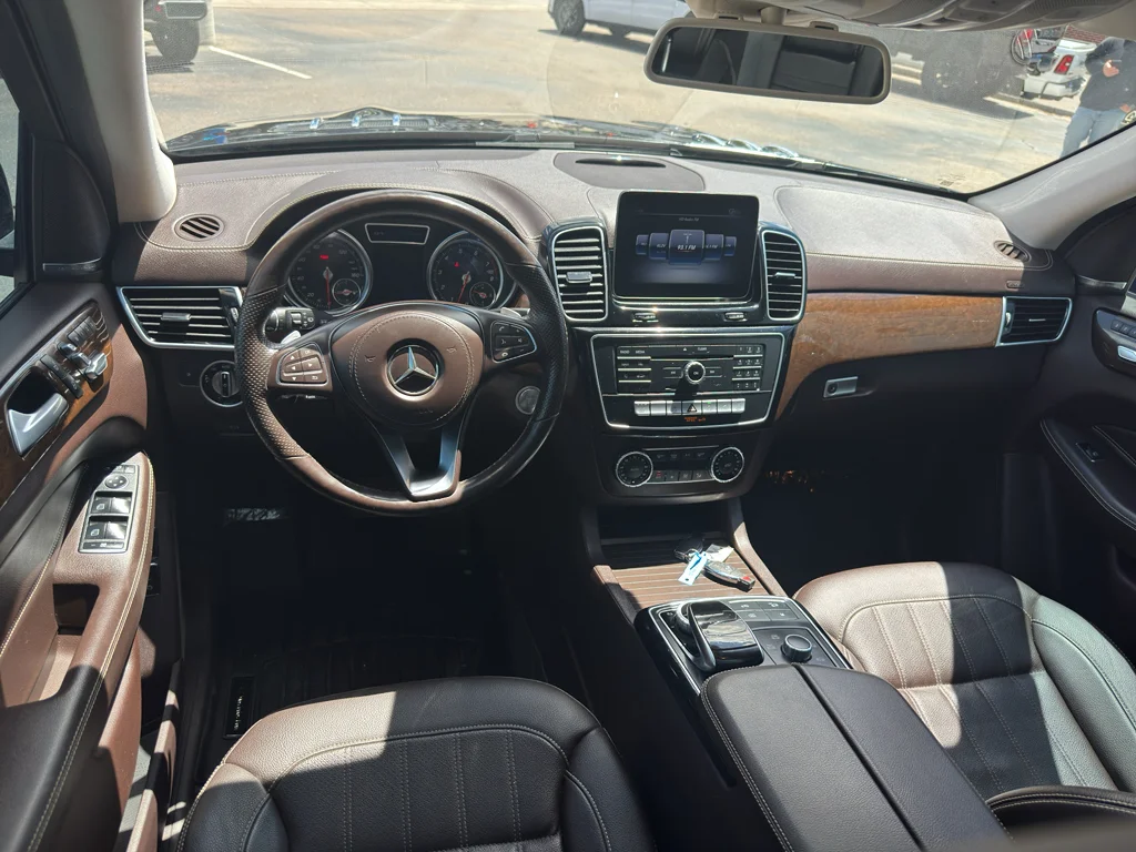 Used 2019 Black Mercedes-Benz 450 4MATIC® image 20