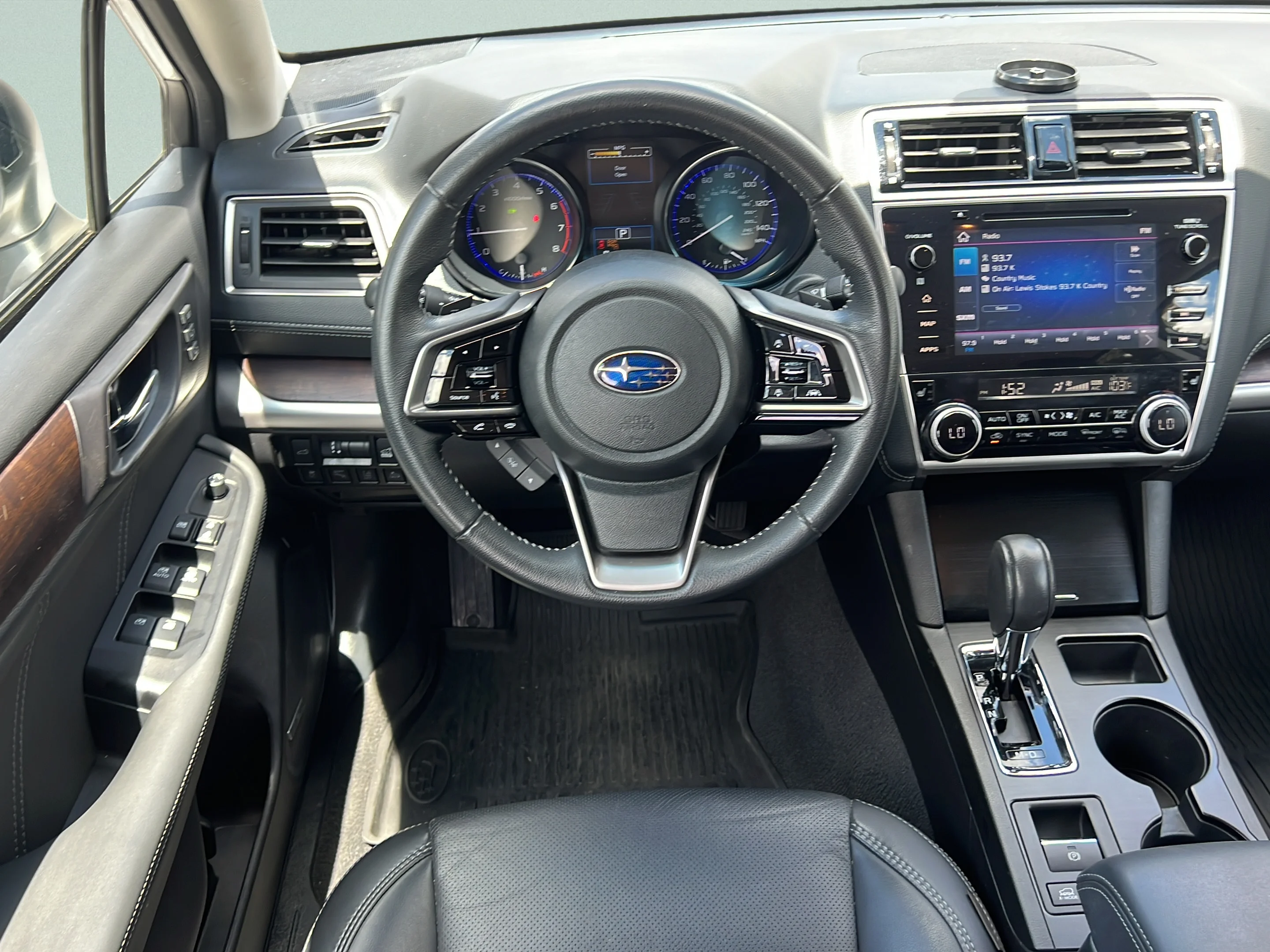 Used 2019 Crystal White Pearl Subaru Limited image 12