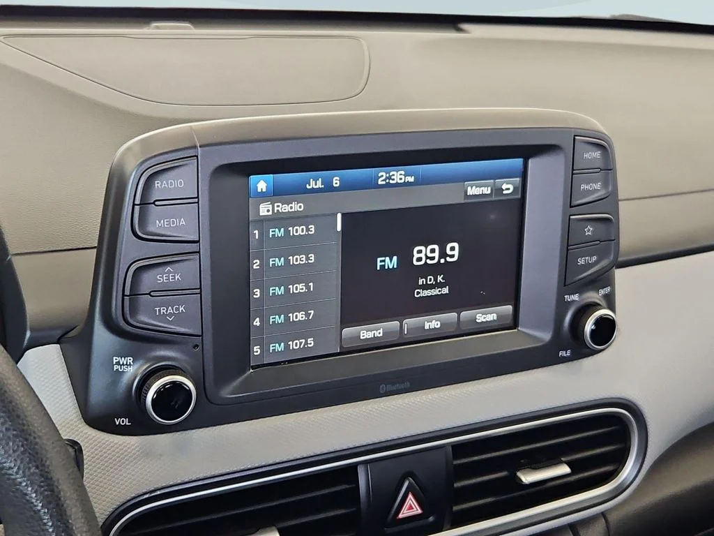 Used 2019 Sunset Orange Hyundai SE image 17