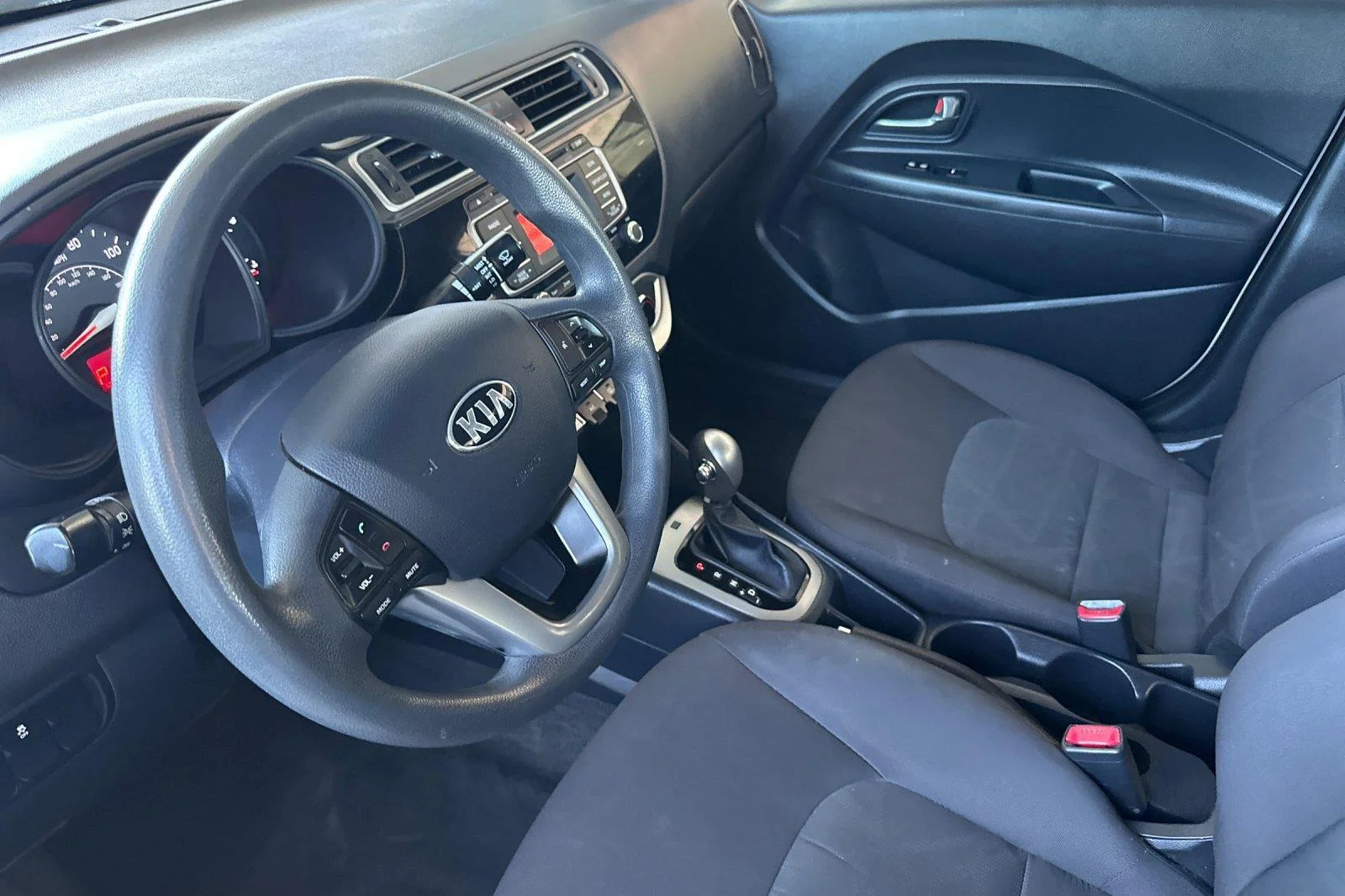 Used 2017 Clear White Kia LX image 10