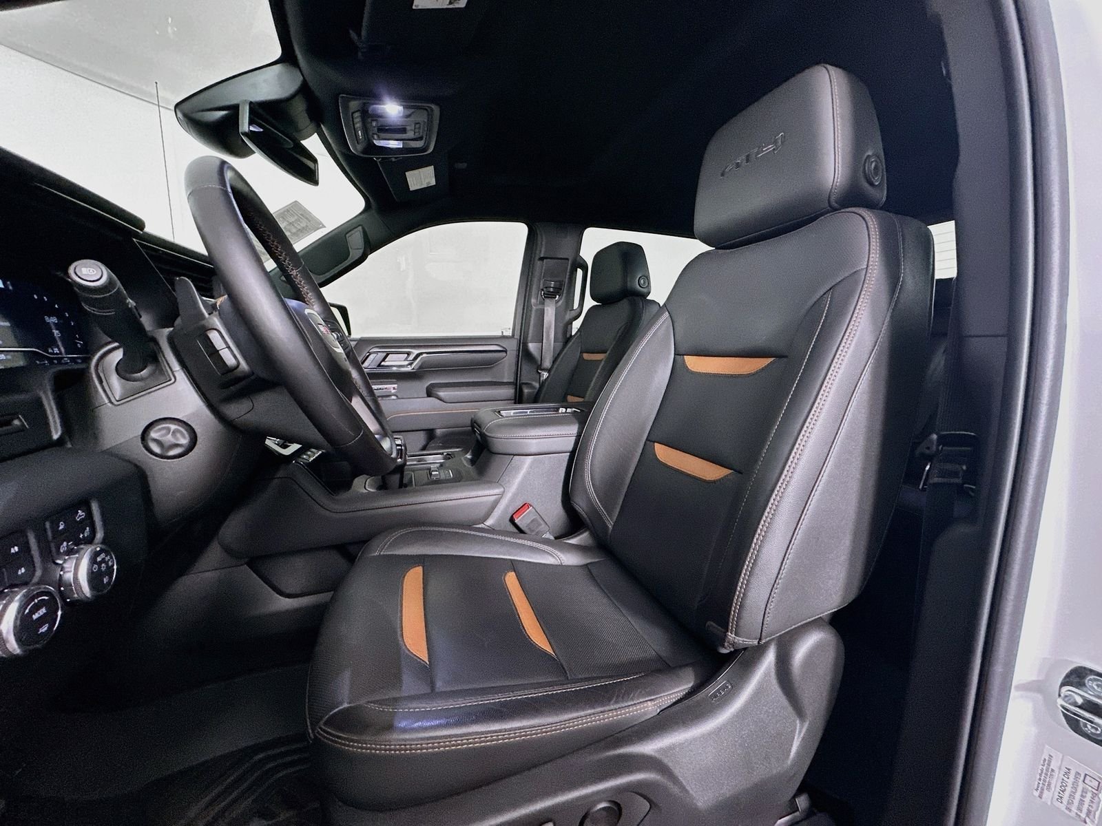 Used 2022 Summit White GMC AT4 image 22