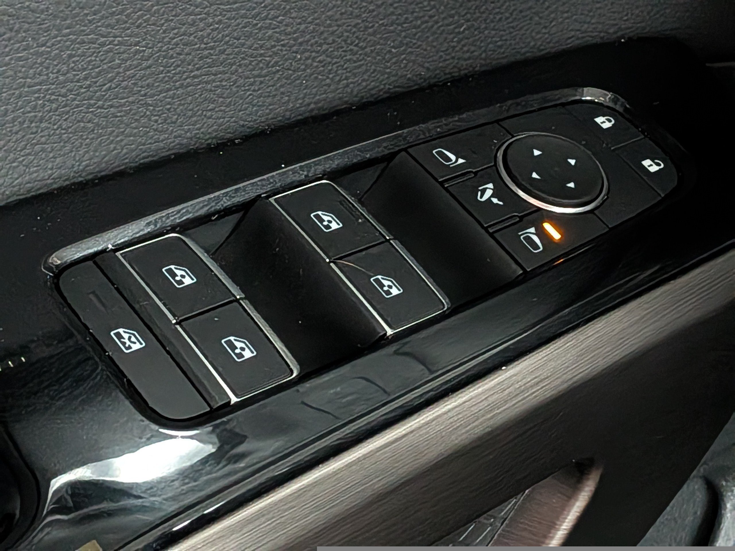 Used 2025 Gray Nissan Platinum image 24