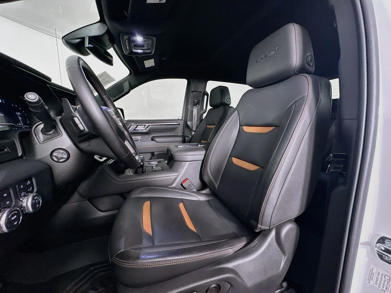 Used 2022 Summit White GMC AT4 image 22
