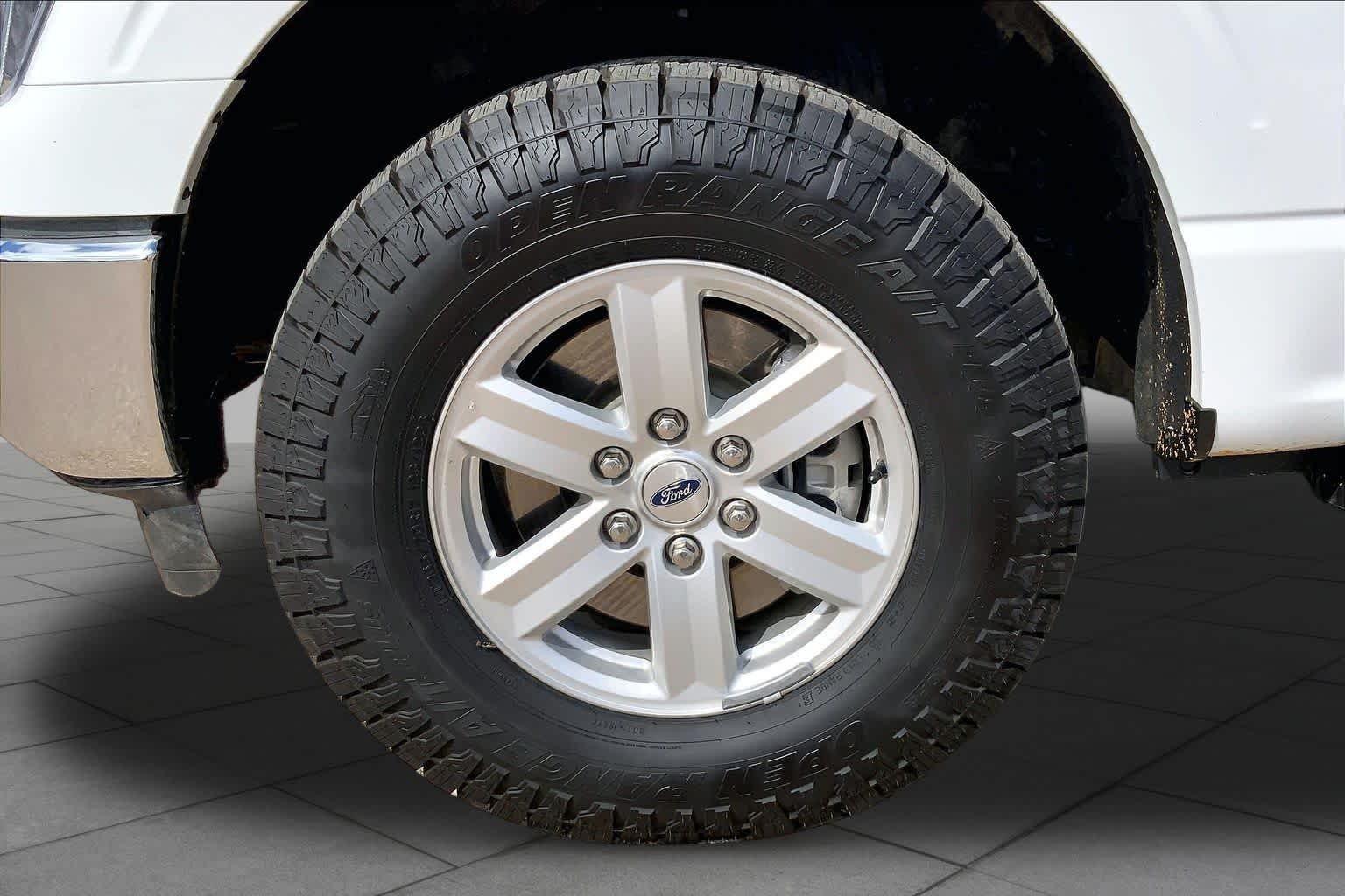 Used 2022 Oxford White Ford XLT image 11