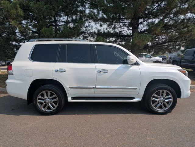Used 2013 Starfire Pearl Lexus 570 image 2