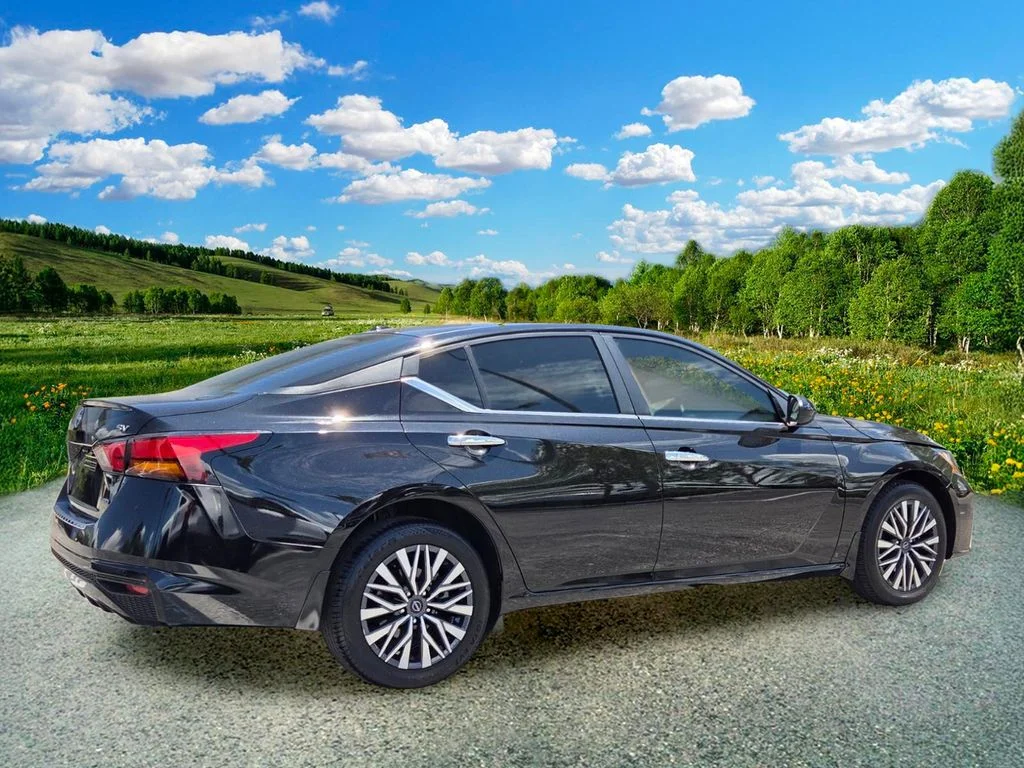 Used 2023 Black Nissan 2.5 SV image 6