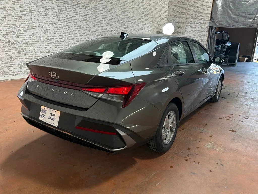 New 2026 Amazon Gray Hyundai SE image 7