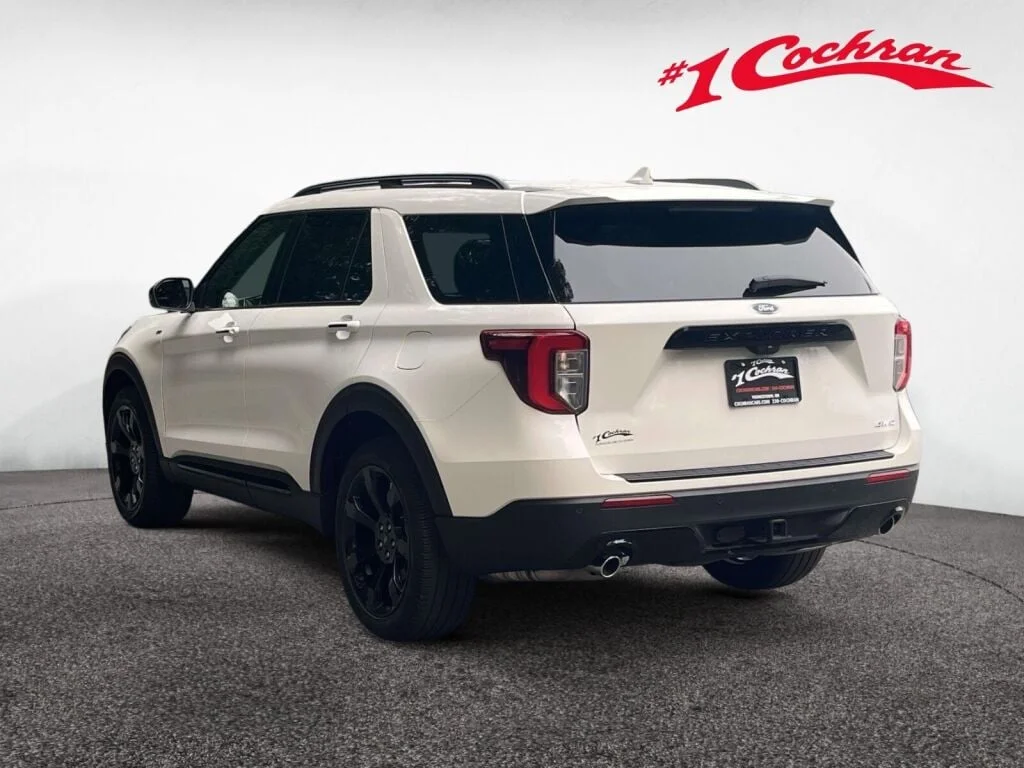 Certified Used 2023 Star White Metallic Tri-Coat Ford ST-Line image 10