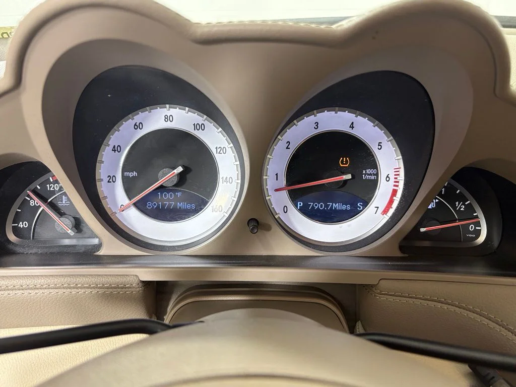 Used 2009 Diamond White Metallic Mercedes-Benz SL 550 image 18