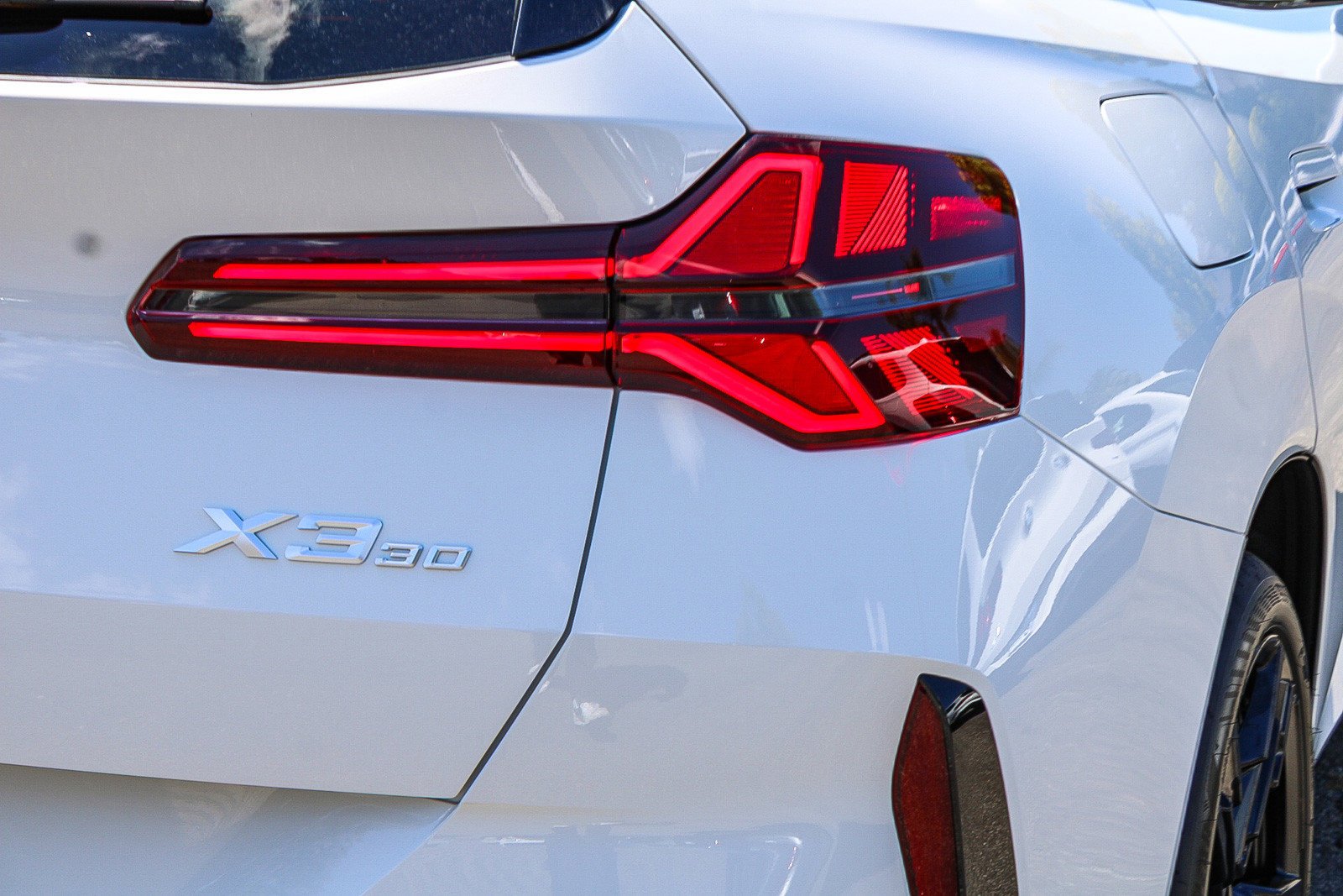 New 2026 Alpine White BMW 30 xDrive image 7