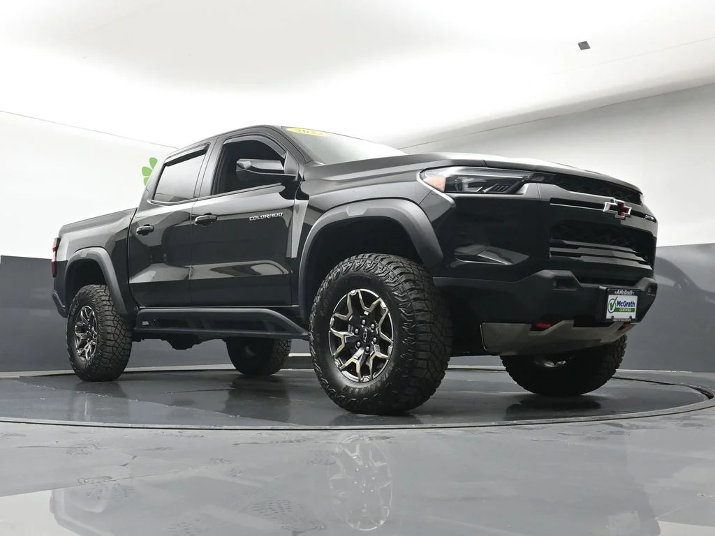 Used 2023 Black Chevrolet ZR2 image 27