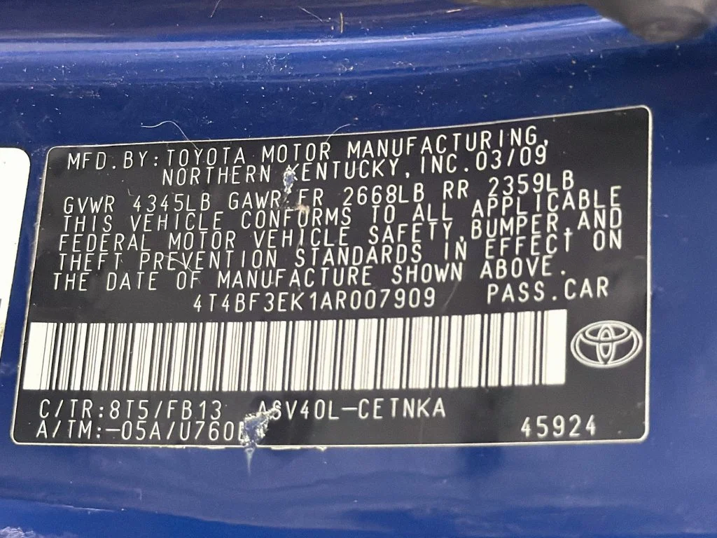 Used 2010 Blue Toyota LE image 27