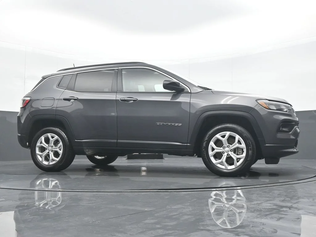 Used 2024 Gray Jeep Latitude image 31