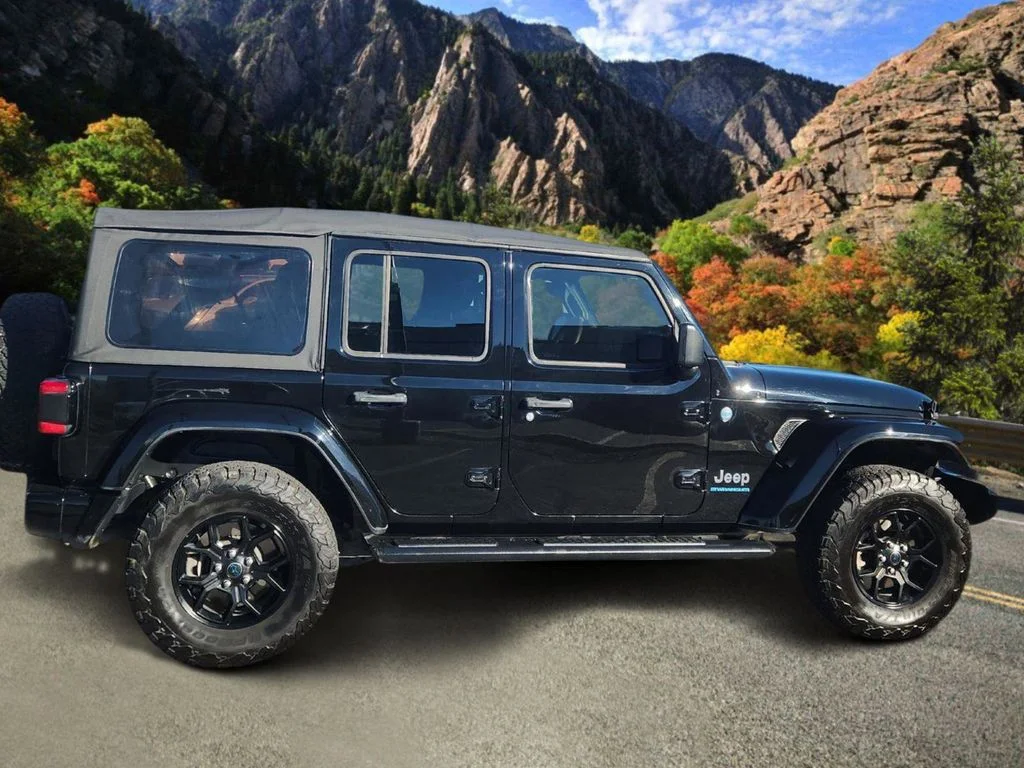 Used 2024 Black Jeep High Altitude 4xe image 2