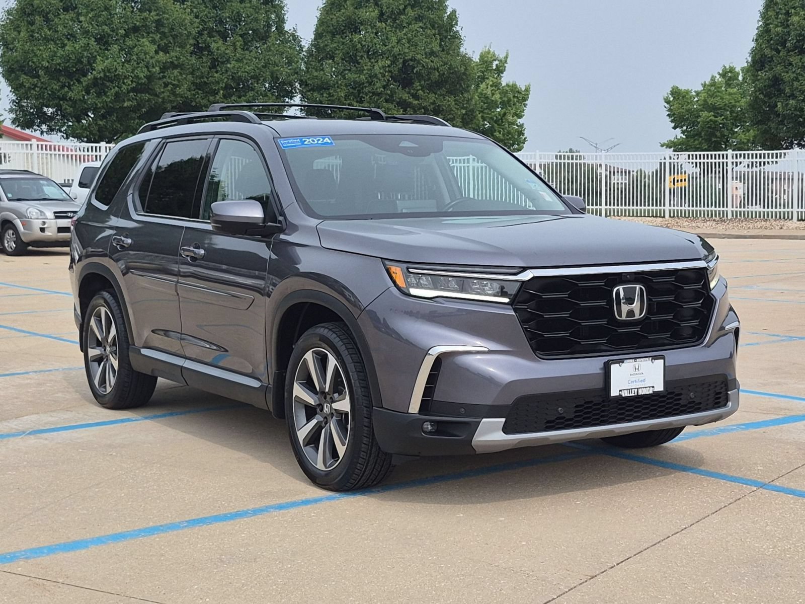 Certified Used 2024 Gray Honda Elite image 4