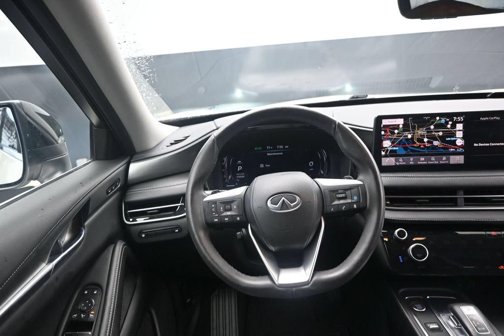 Certified Used 2023 White INFINITI LUXE image 31