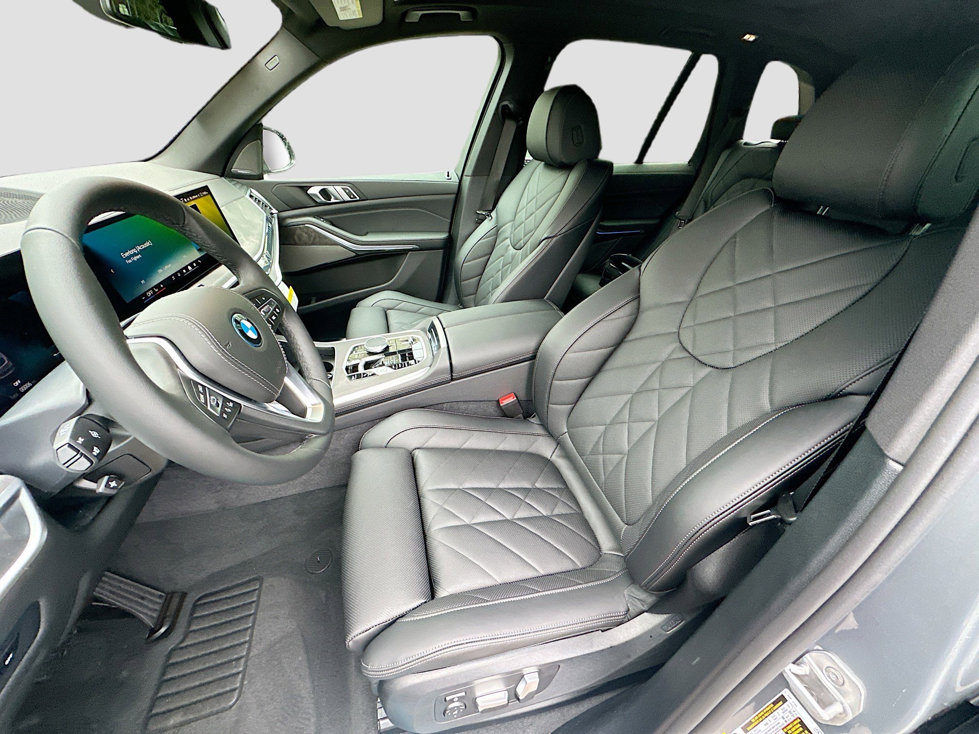 New 2026 Skyscraper Grey Metallic BMW xDrive50e image 16
