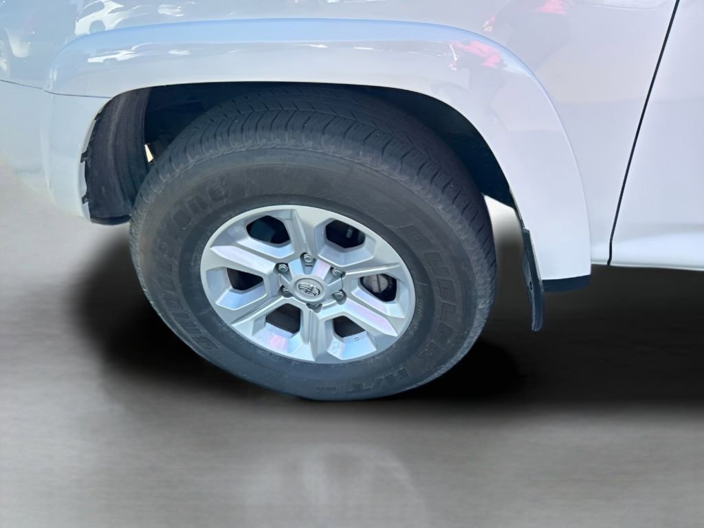 Used 2023 Ice Toyota SR5 image 17