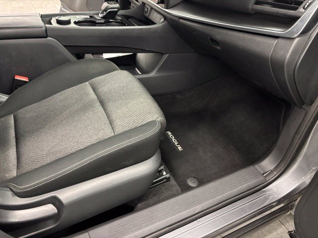 Used 2025 Gray Nissan SV image 37