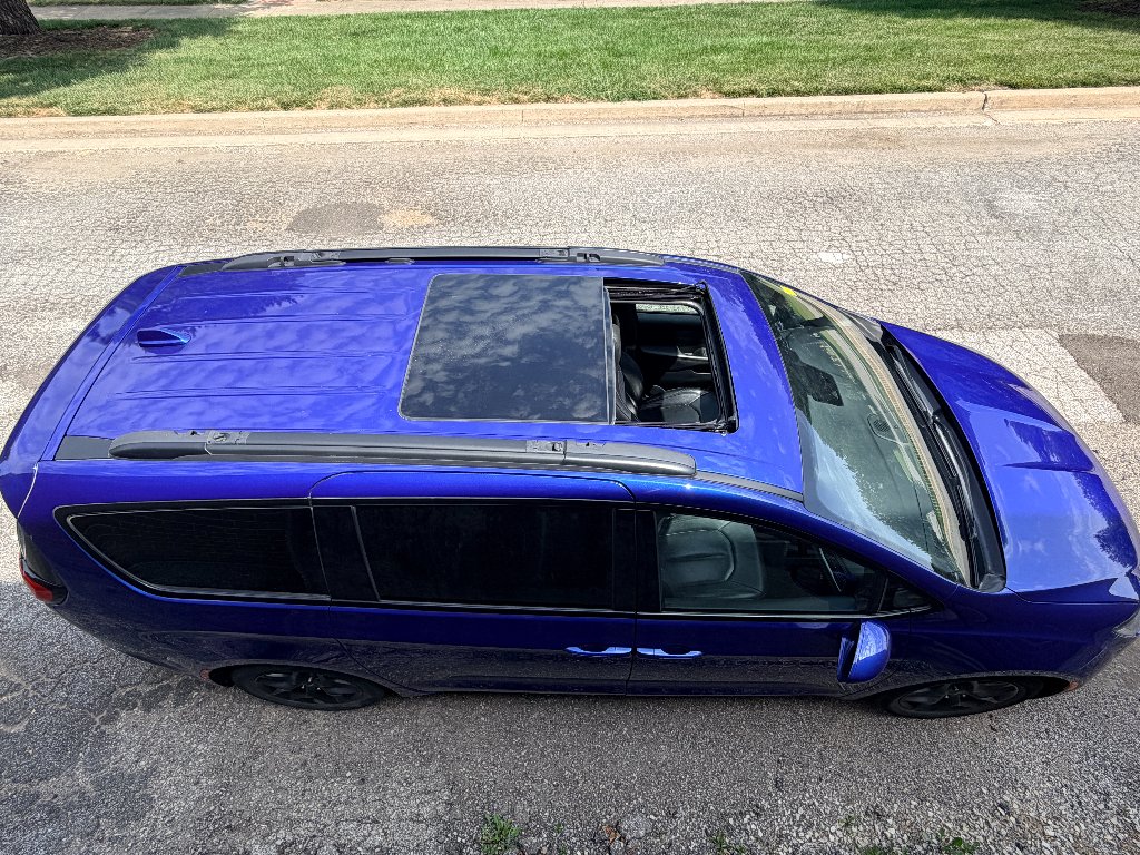 Used 2020 Ocean Blue Metallic Chrysler Touring L Plus 35th Anniversary image 9