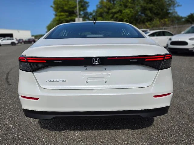 New 2026 Platinum White Pearl Honda SE image 5