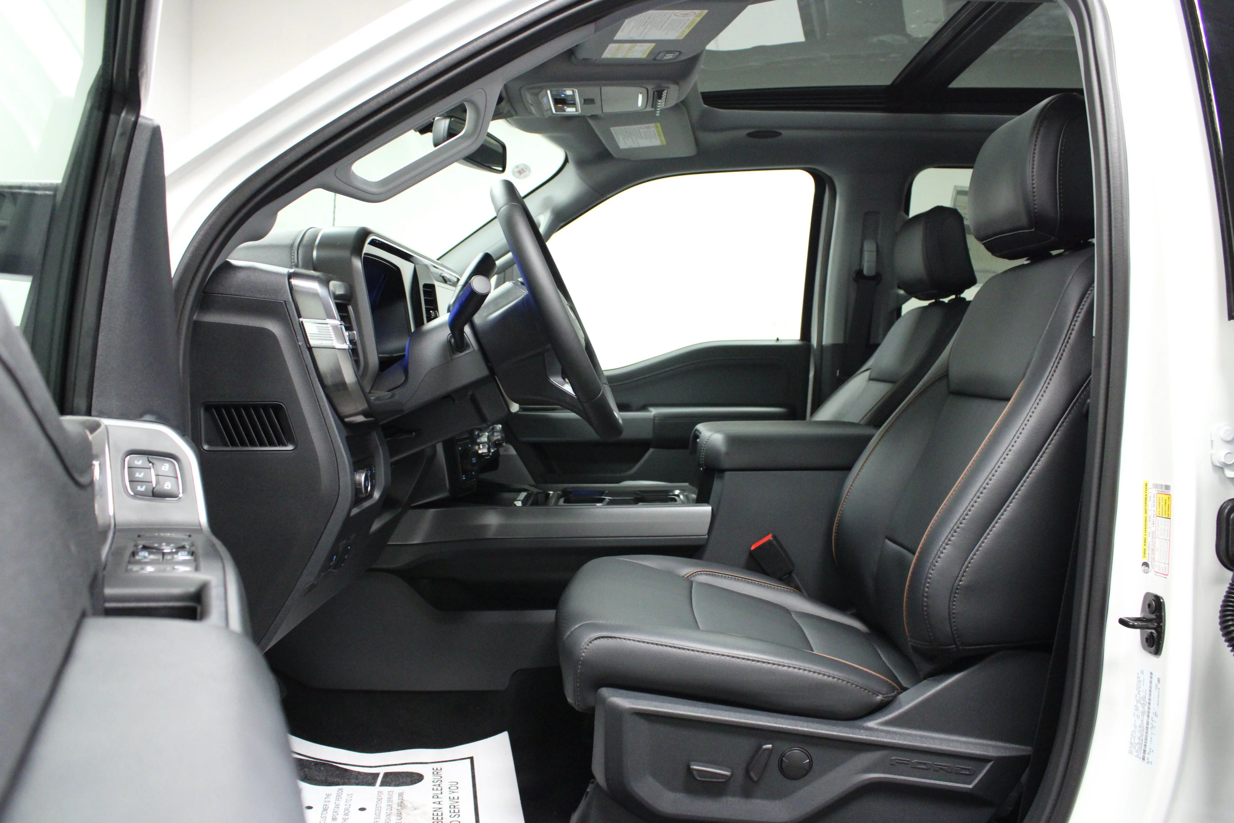 New 2026 Star White Metallic Tri-Coat Ford F-250® Lariat® image 12