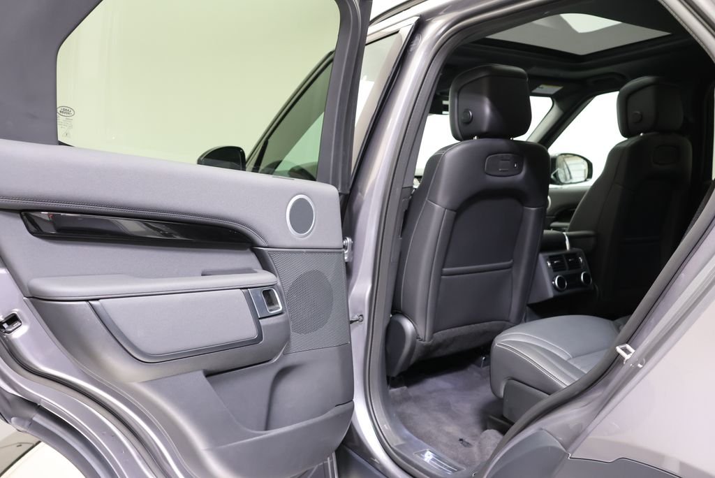 2025 Land Rover Discovery S - Photo 34