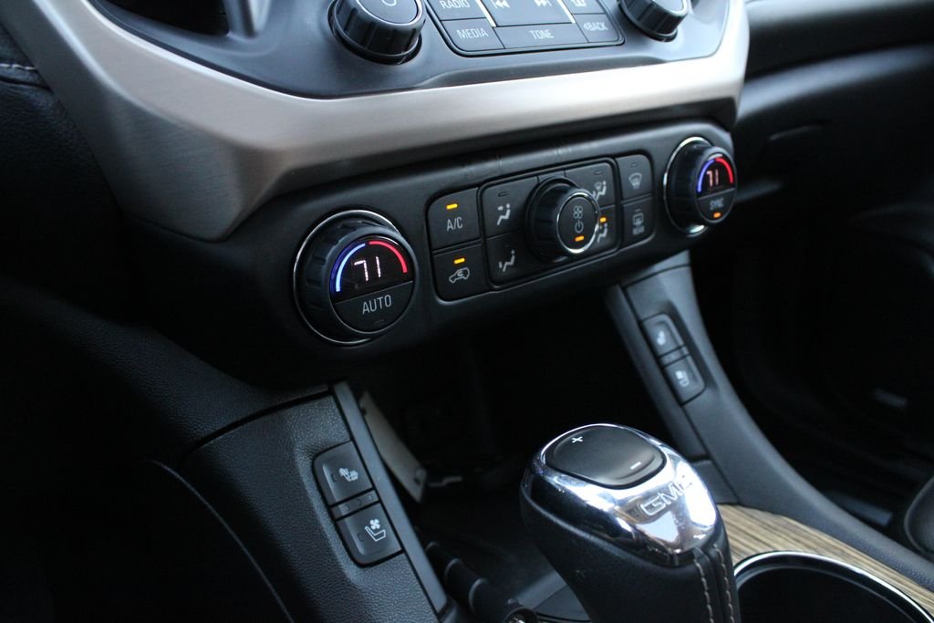 Used 2019 Silver GMC Denali image 19