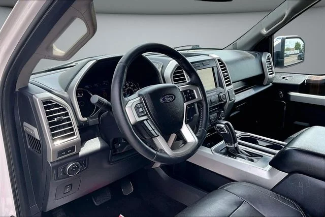 Used 2015 White Platinum Tri-Coat Metallic Ford Lariat image 18
